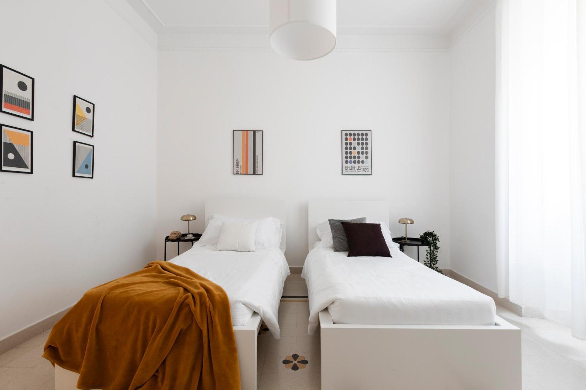 Apartamento The Rent - Sunny Three-bedroom Near Ottaviano Metro Stop