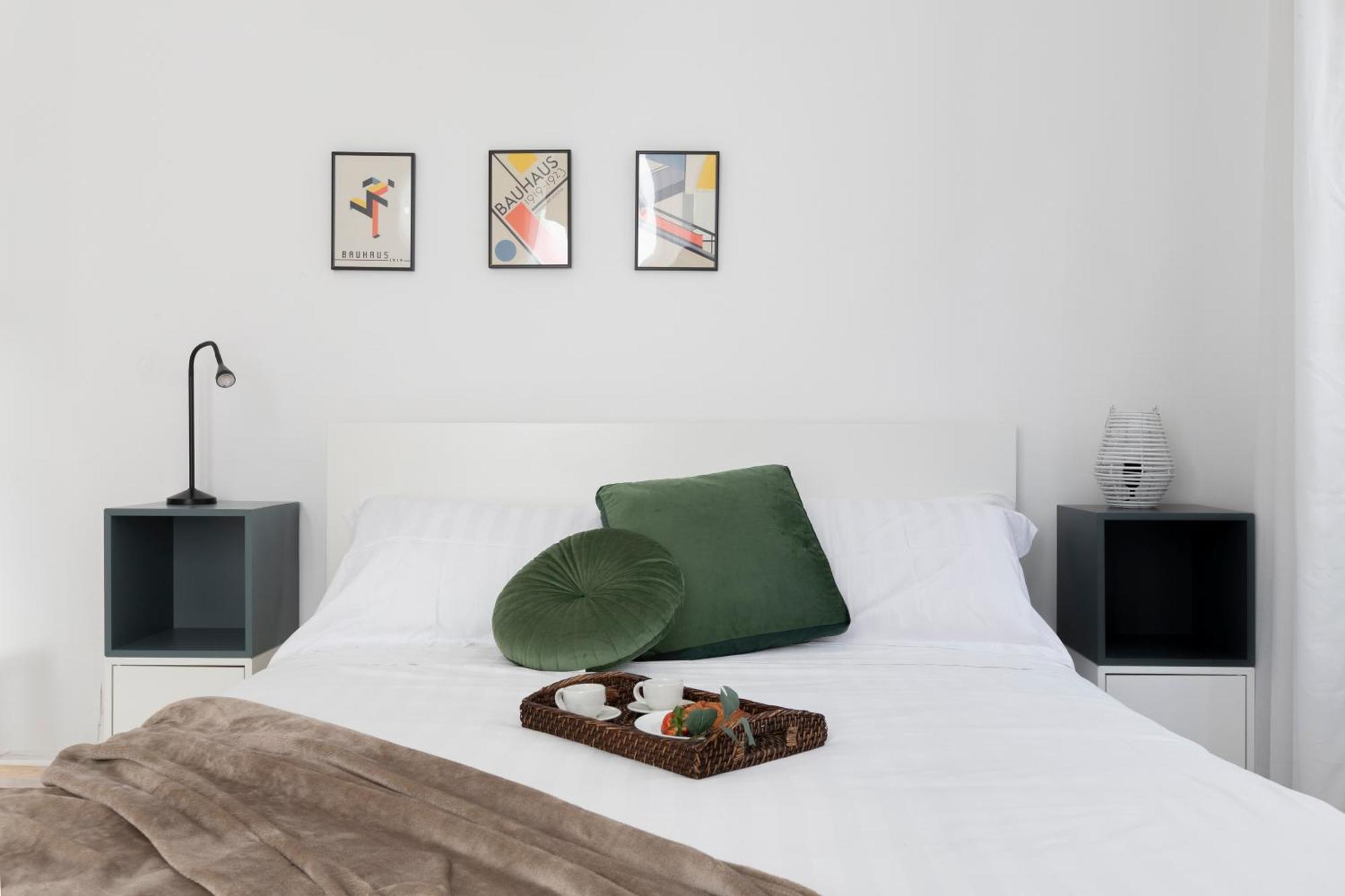 The Rent - Sunny Three-bedroom Near Ottaviano Metro Stop * Roma