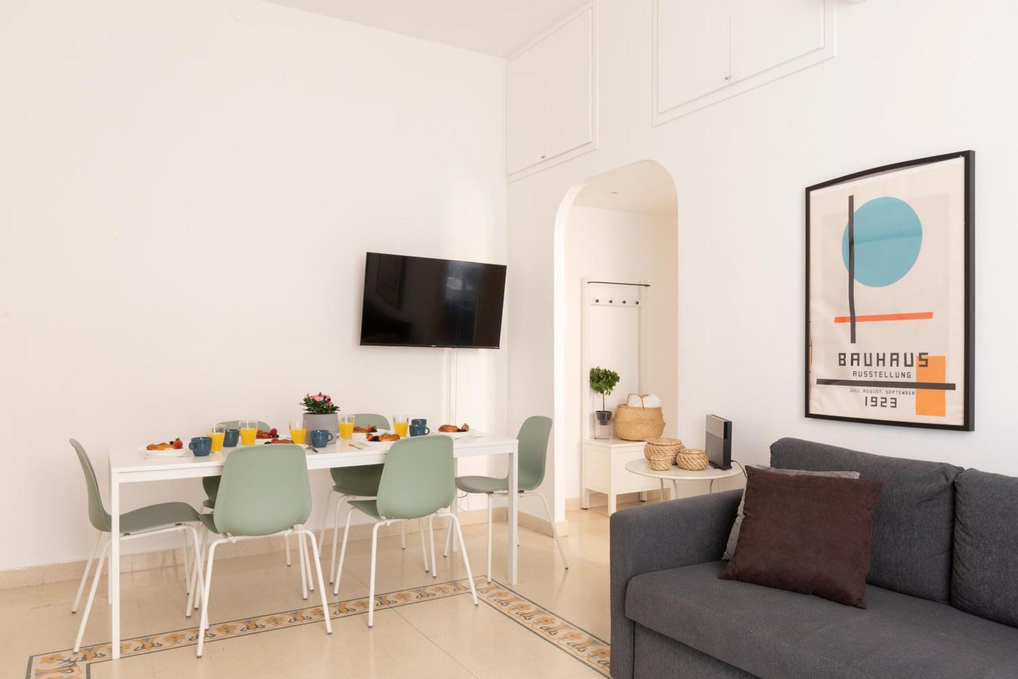 Apartamento The Rent - Sunny Three-bedroom Near Ottaviano Metro Stop *