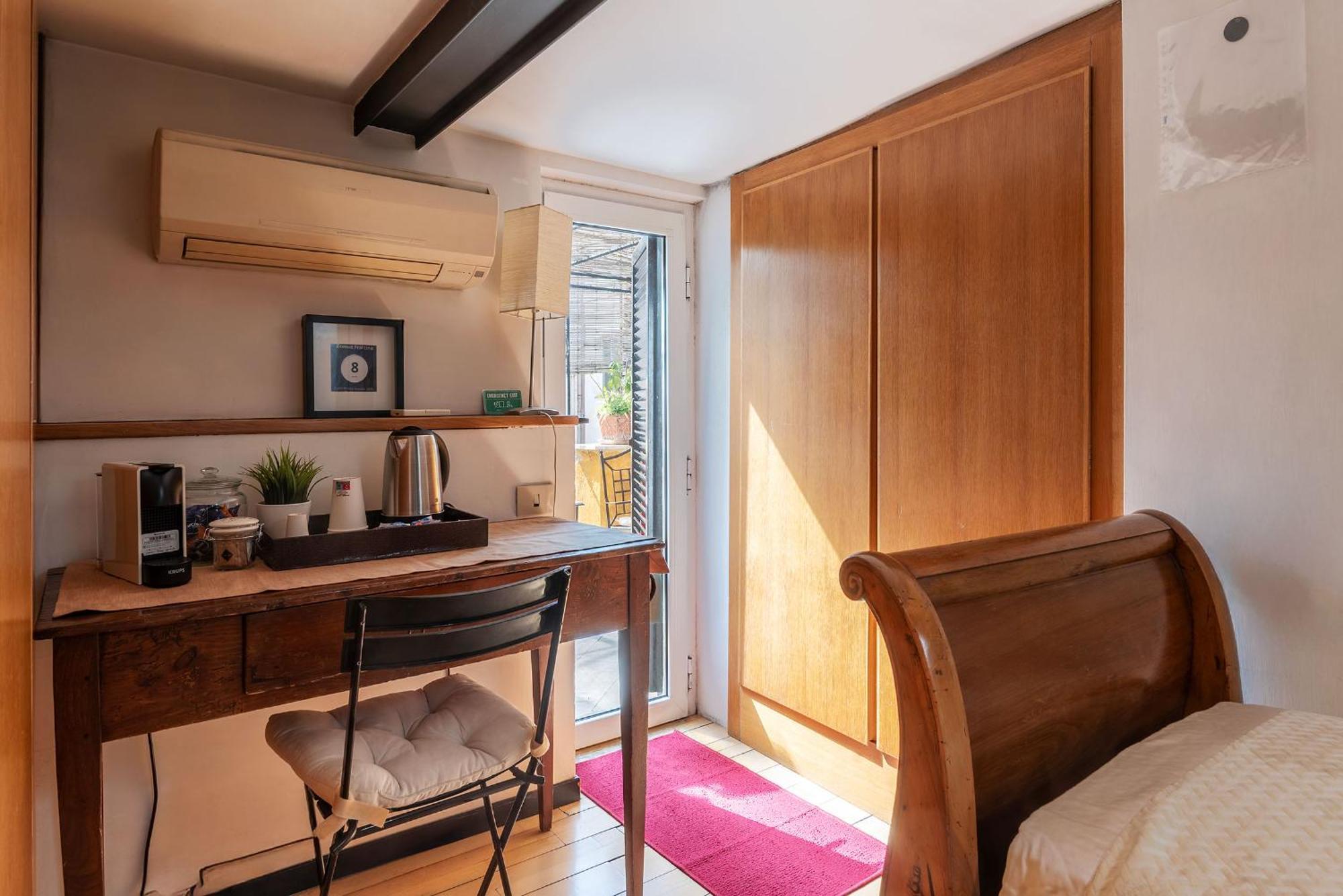 Orange With Bathroom And Shared Terrace Roma
