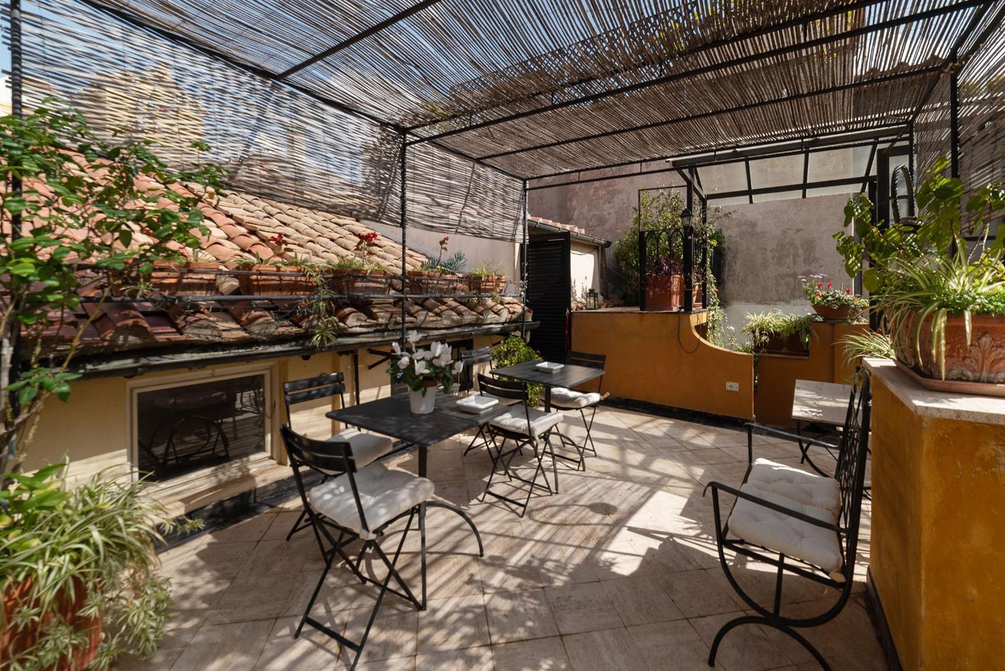 Orange With Bathroom And Shared Terrace Alloggio in famiglia Roma