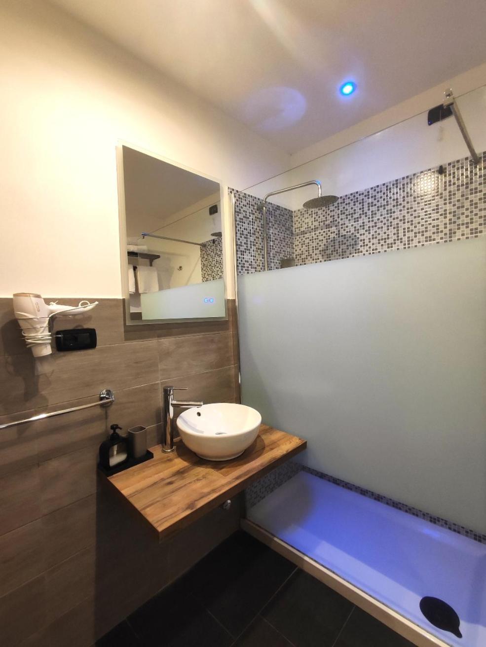 Chroma Italy - Chroma Deka Guest house
