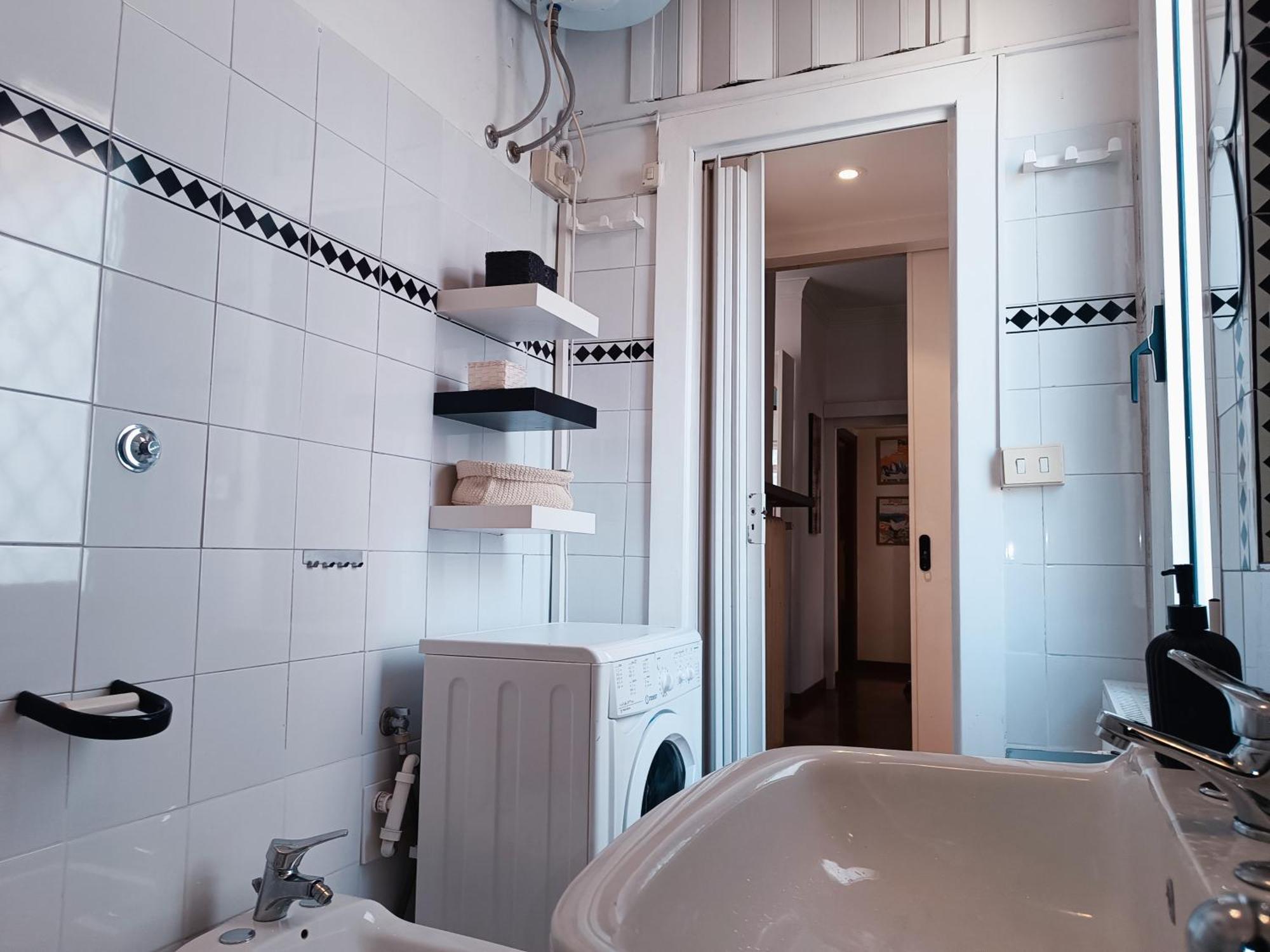 Apartamento Per 5, Metro B Bologna, Terrazzo, Wi-fi Roma