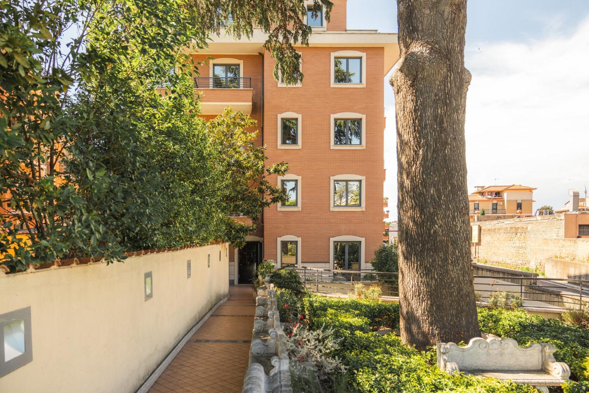 Garner Hotel Rome Aurelia By Ihg 4*