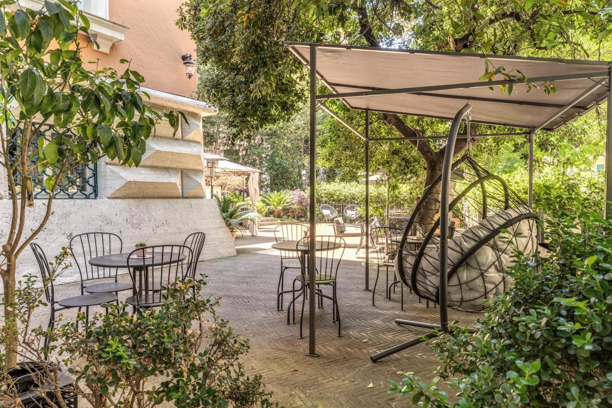 Hotell Mangili Garden 3*
