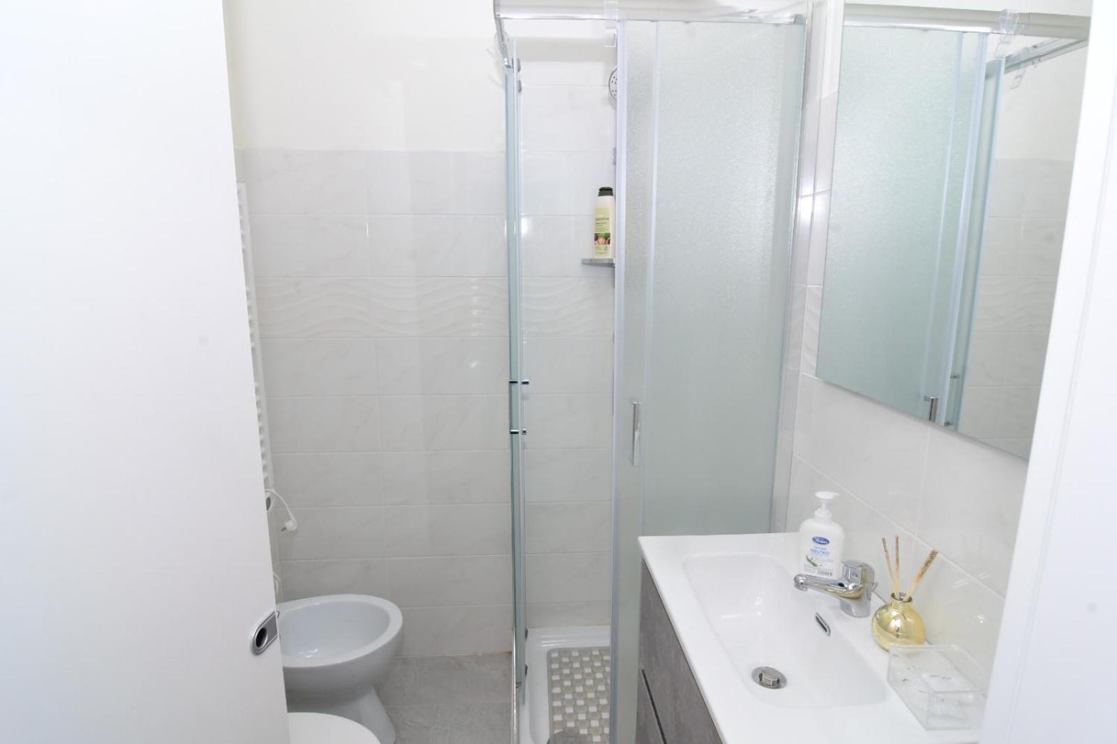 Metro Apartamento