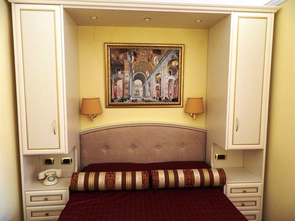 Relais Frattina 2* Rome