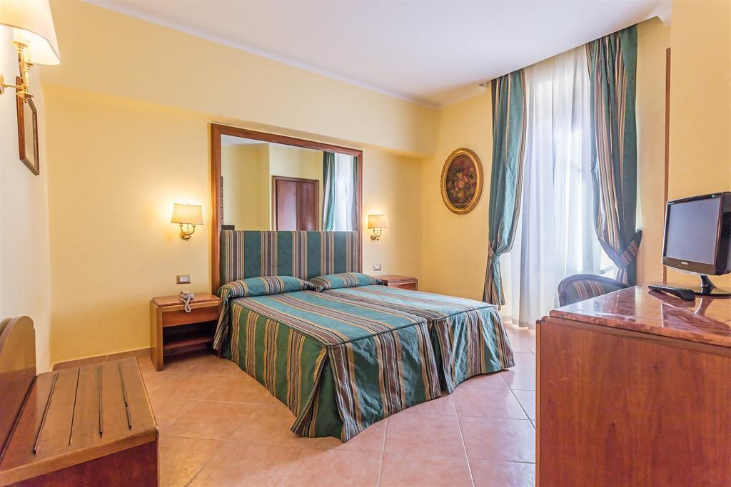 Hotell Raeli Lux