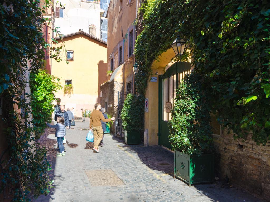 Rentopolis Vicolo Del Piede Trastevere Roma