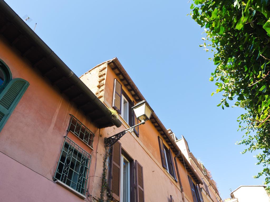 Rentopolis Vicolo Del Piede Trastevere *