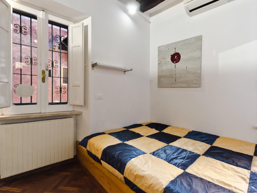 Appartamento Rentopolis Vicolo Del Piede Trastevere Roma