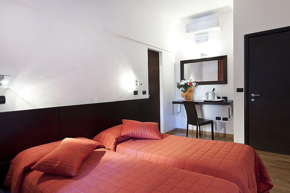 Pantheon 3e Hotell