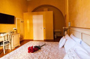 Gasthof Navona Tower Relais 2*