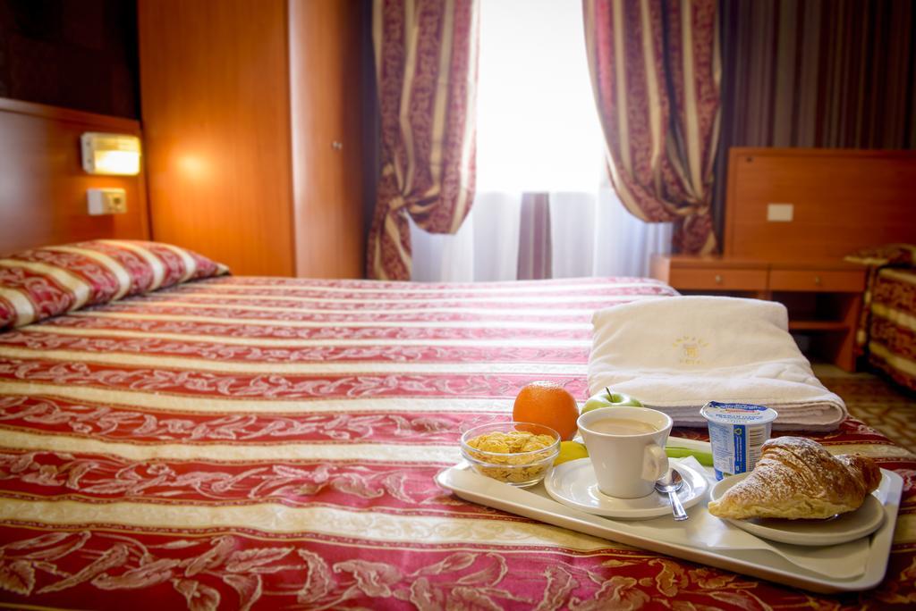 Hotell Emmaus 3*