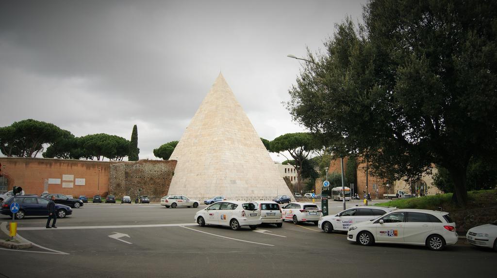 I Piramide Gasthof Rom