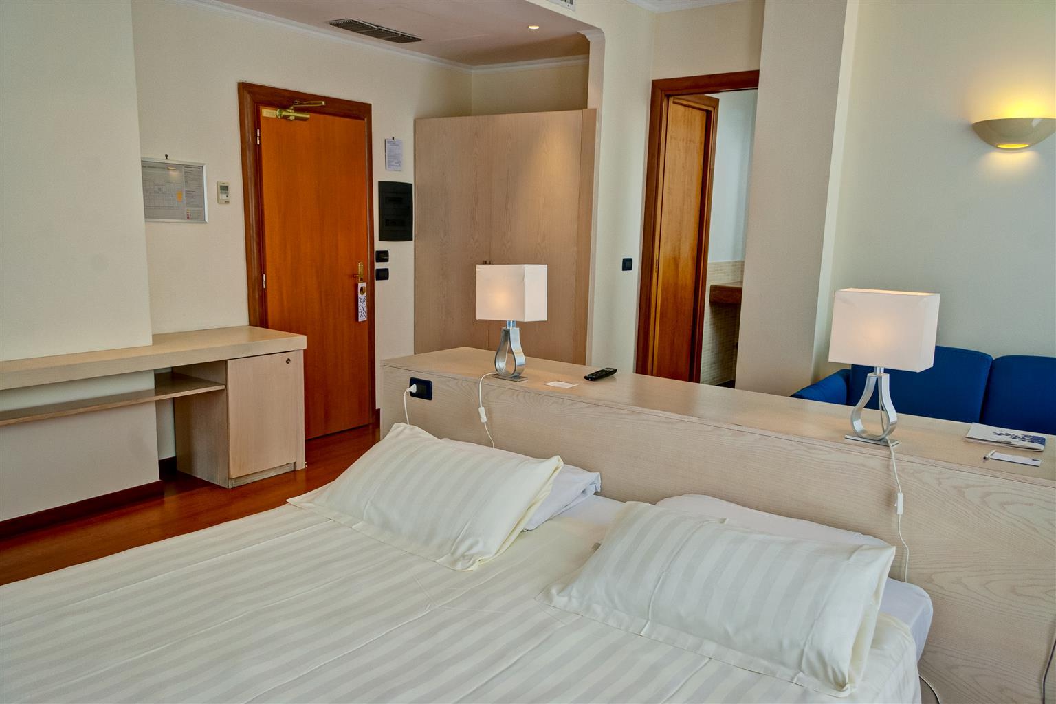 Western Globus 3* Roma