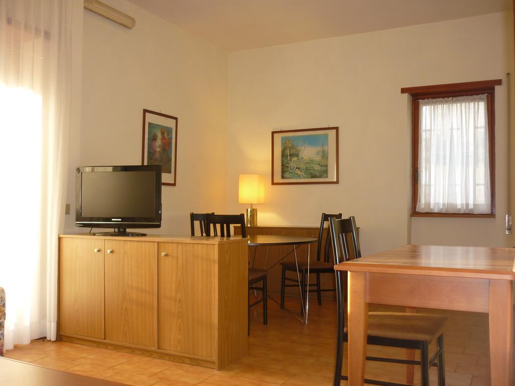 Eur Nir Apartahotel