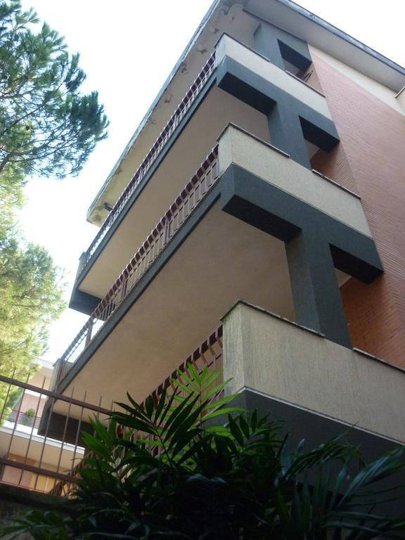 Eur Nir Apartahotel