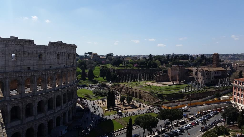 Colosseum Corner Roma