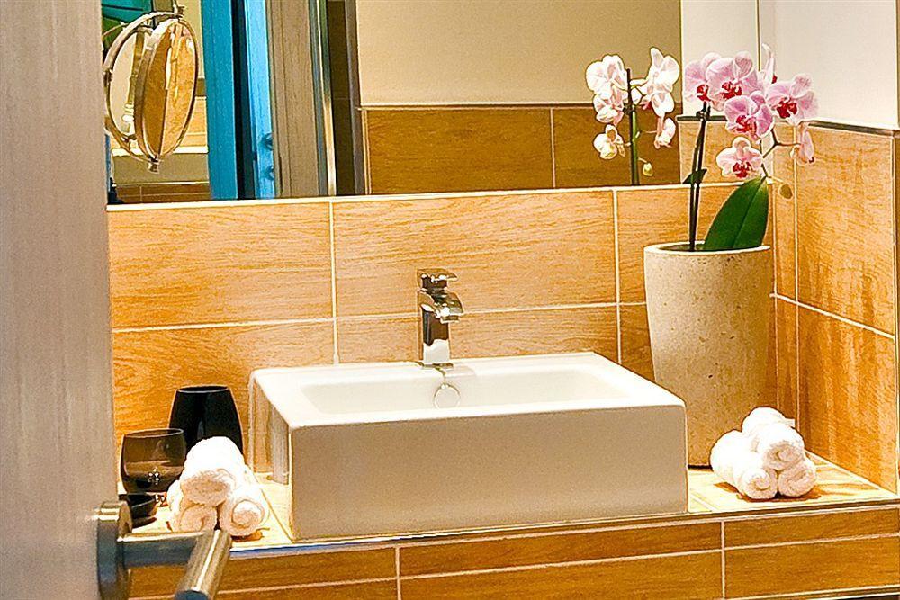 Bed & Breakfast Romerooms Cola Di Rienzo