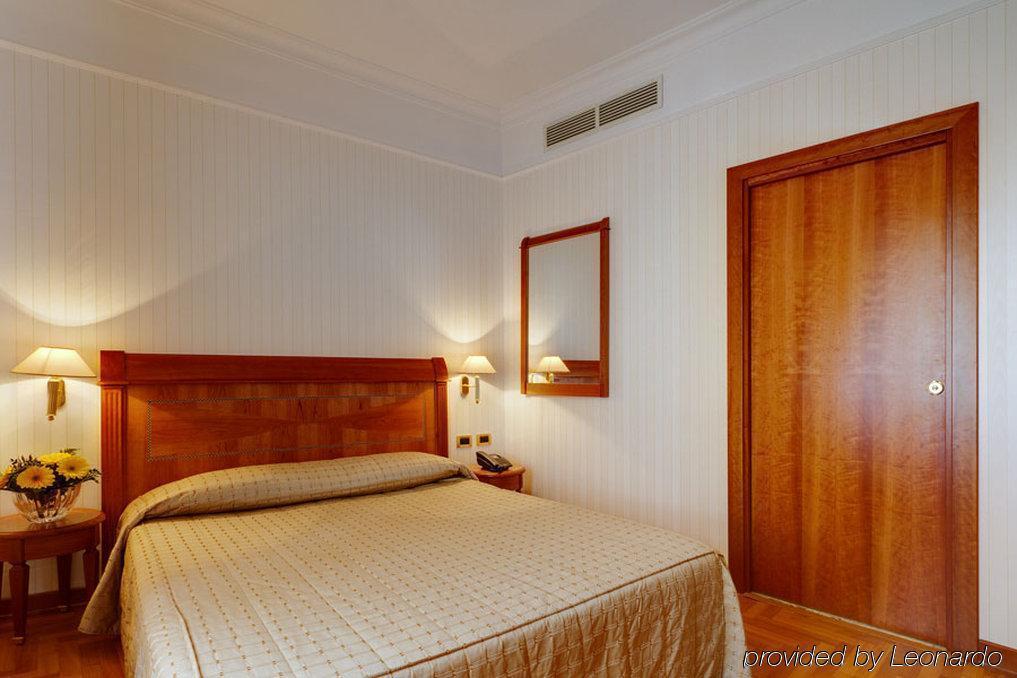 Residenza Romacentro Pensión