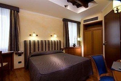 La Fenice Apartment Rom