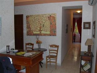 Folia 2* Rom