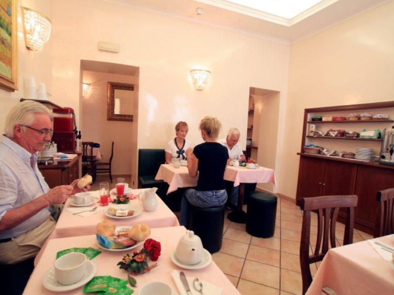 Hotell Stella 3*