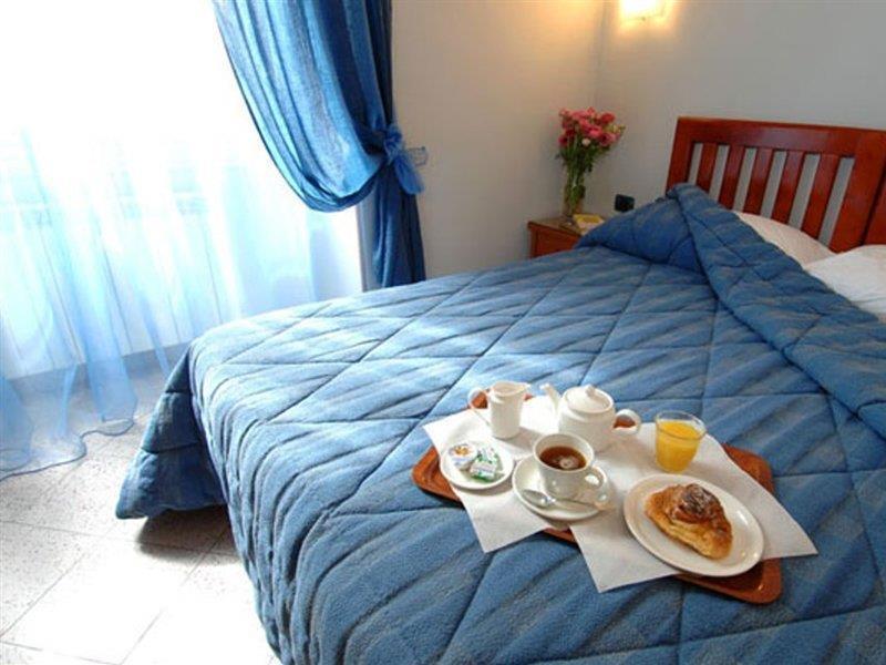 Hotel Ercoli House 2*