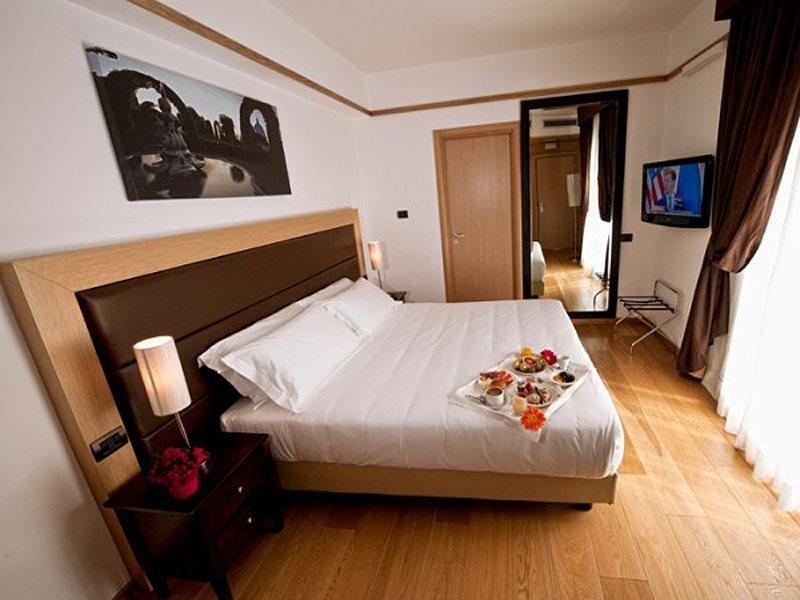 Hotell Ginevra Palace 3*
