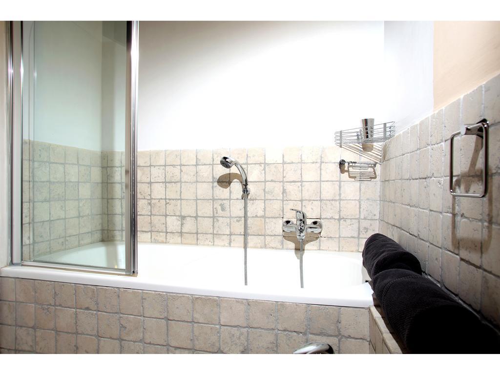 Luxury - Vicolo Palle Rom