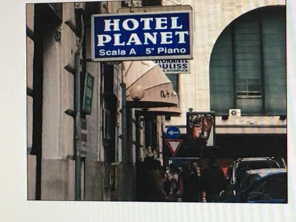 Planet Hotel