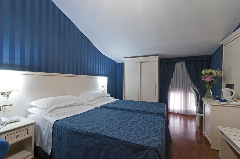 Hotel Trevi 41