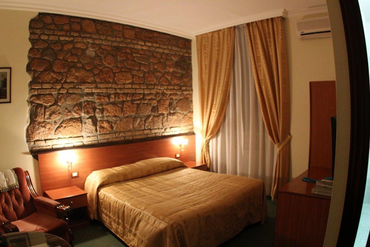 Delia Hotel 2*