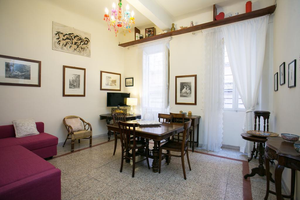 Vicolo Vecchio 59 *