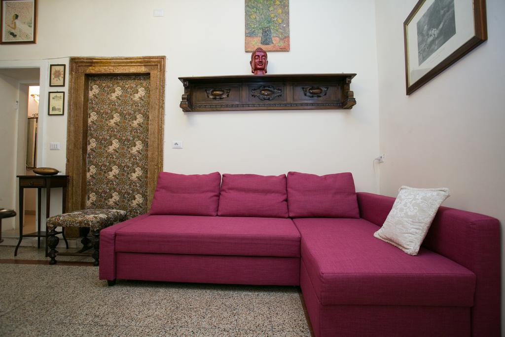 Vicolo Vecchio 59 *