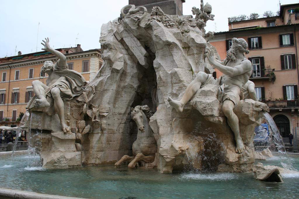 Vicolo Vecchio 59 *