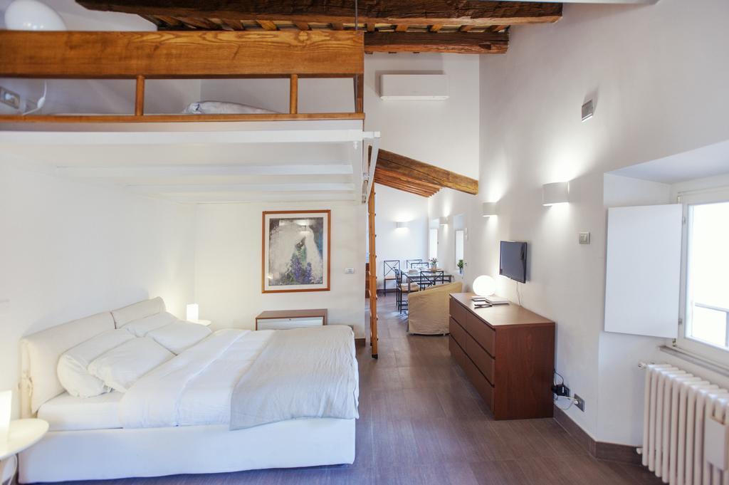 Domizio Apartamento *