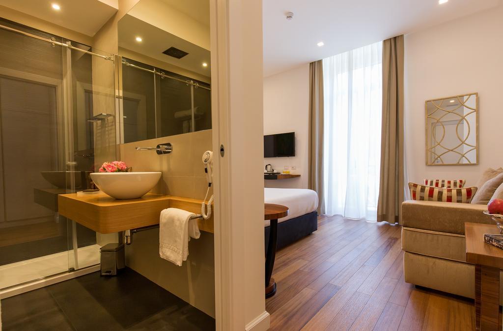 900 Piazza Del Popolo 3*