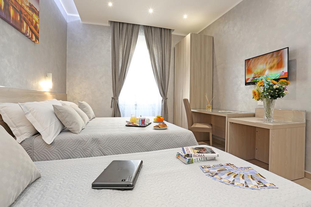 Adorasuite 2 Gjestgiverier Roma