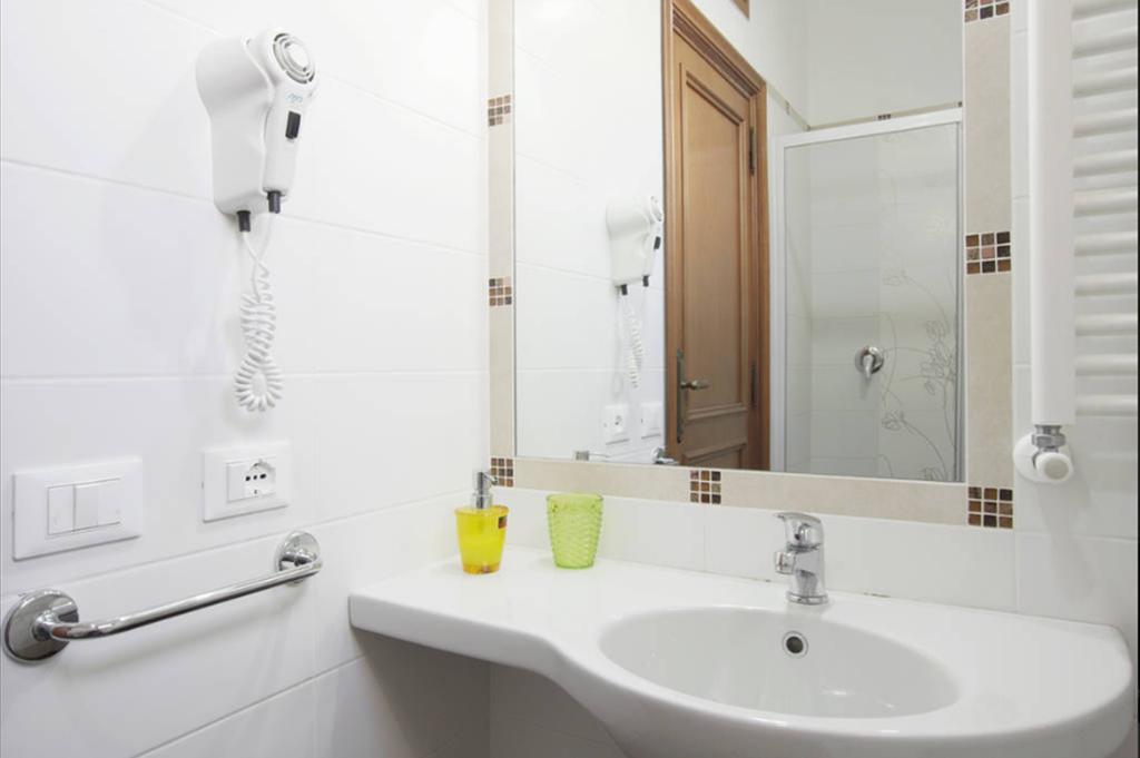 Anthony House, Anthony Floor 3, Castro Pretorio Apartment *