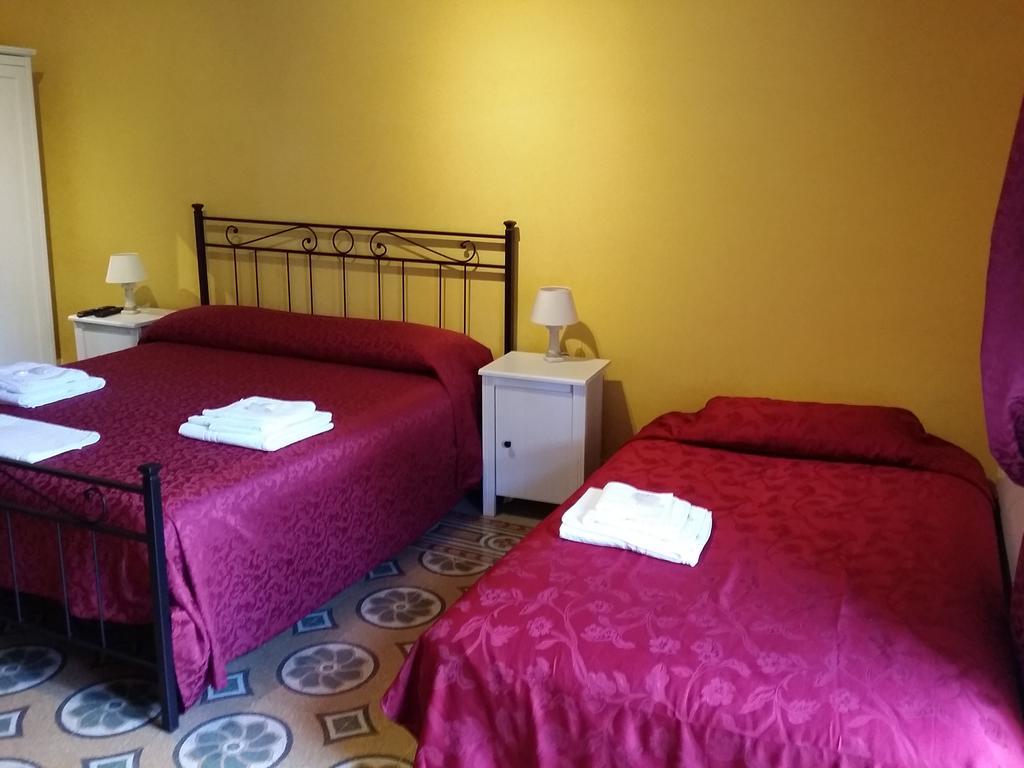 La Breccia A Porta Pia Bed & Breakfast