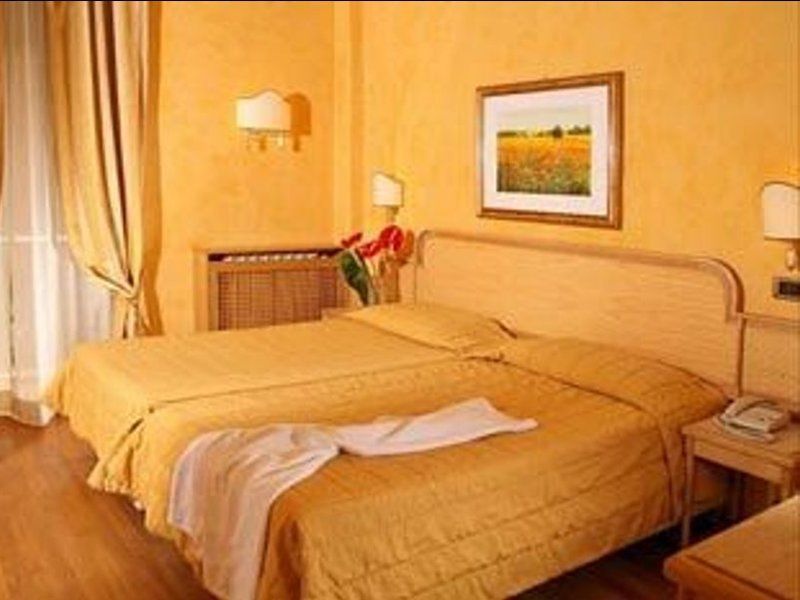 Hotell Oxford 4*