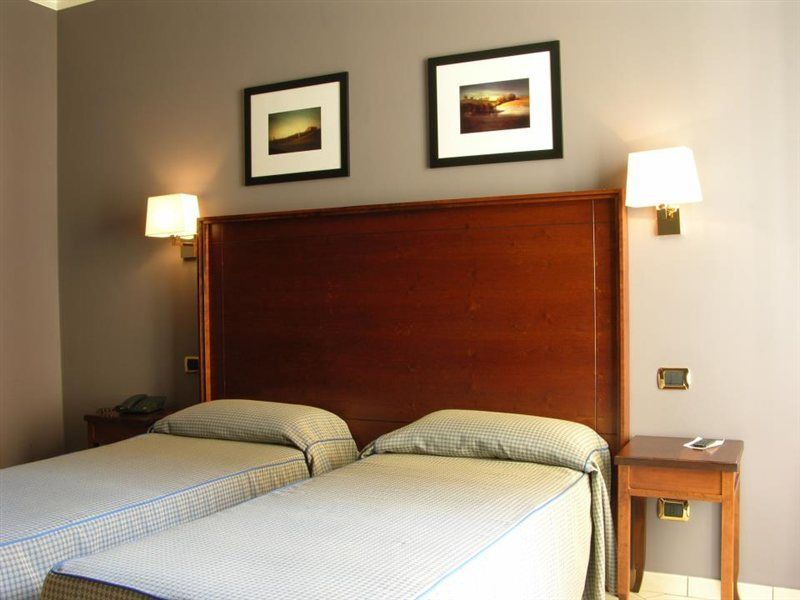 Taormina Hotel 2*