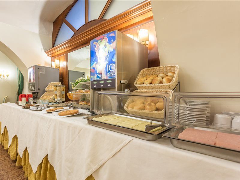 Raeli Floridia Hotell