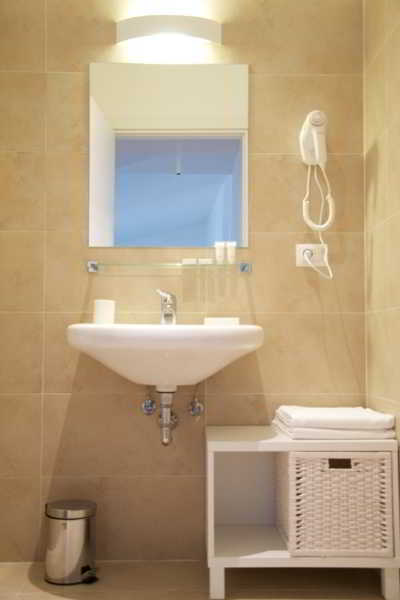 Oriana Homel Apartment Rom