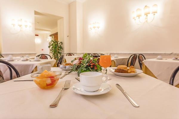 Raeli Noto Hotell