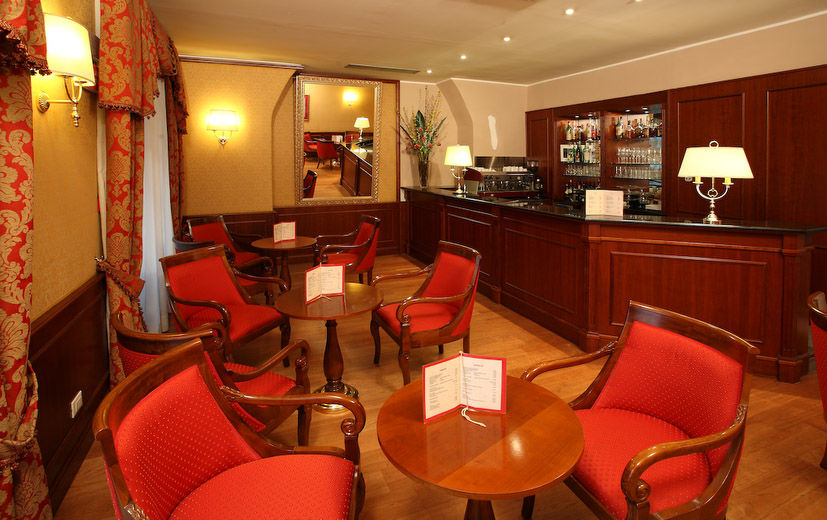 Milton Hotel 4*