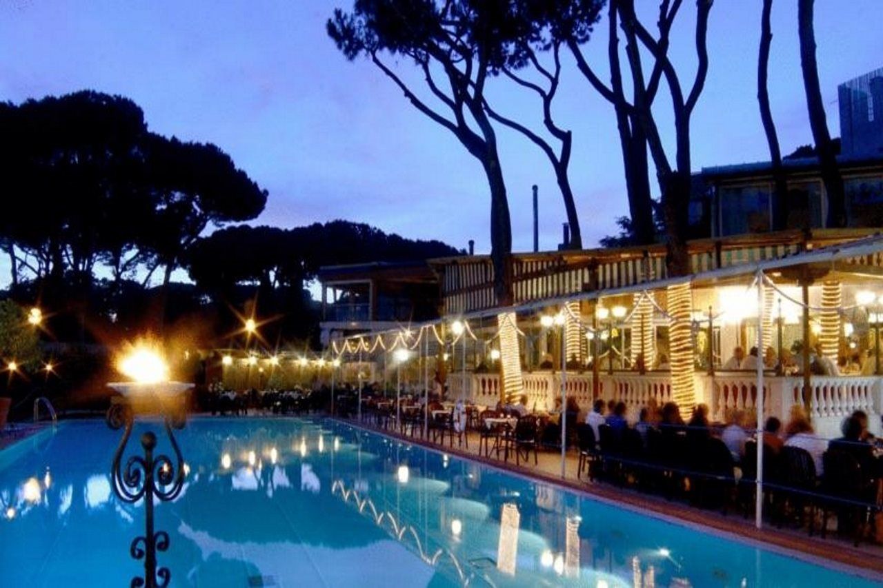 Hotel Shangri-la By Omnia 4*