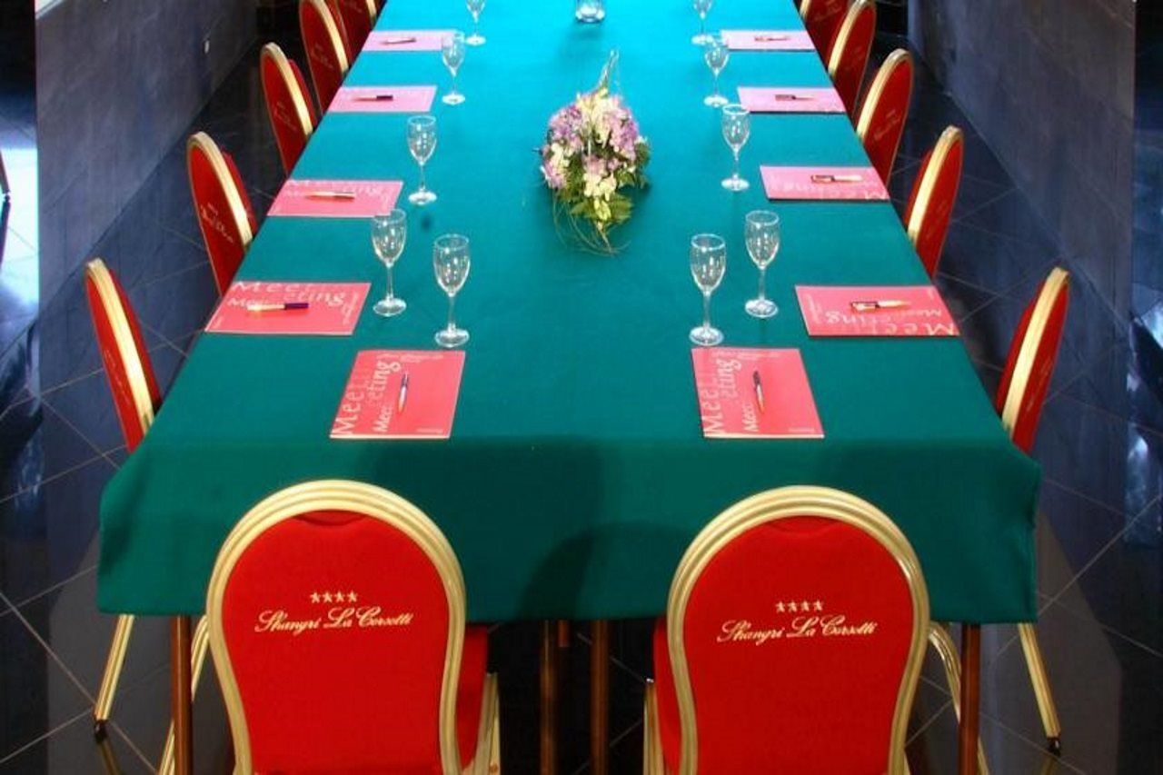 Hotel Shangri-la By Omnia 4*